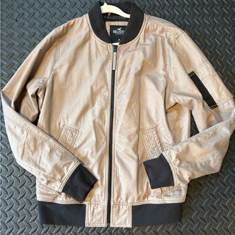 Hollister Beige and Black Bomber Jacket Men’s Medium